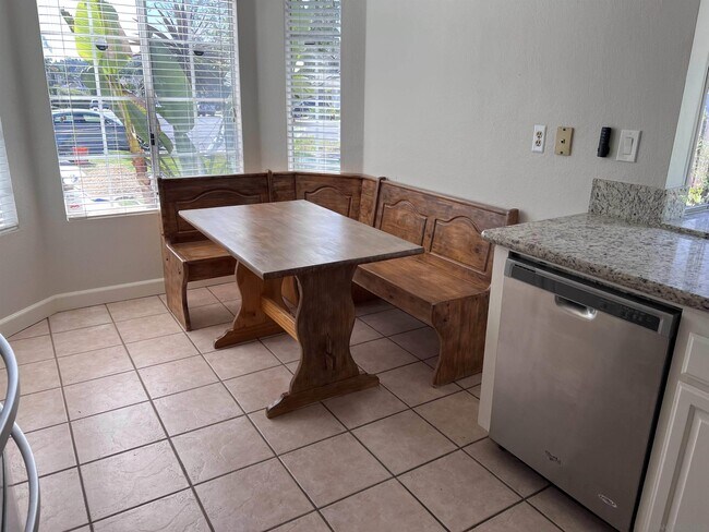 Foto del edificio - 12168 Waverly Downs Ln