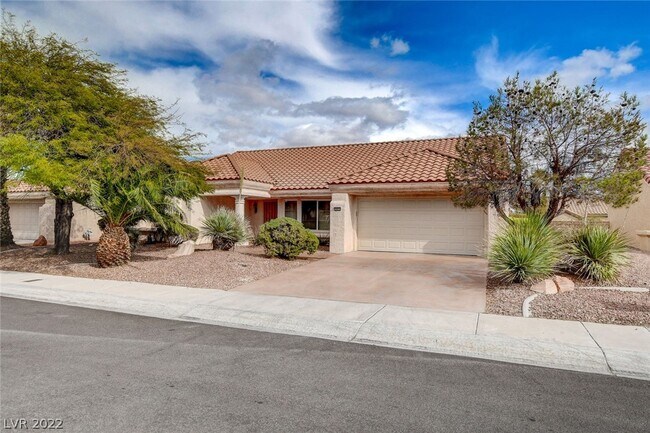 Building Photo - 2456 Palmridge Dr