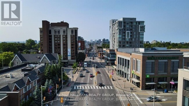 Photo du bâtiment - 253 Fifth Ave