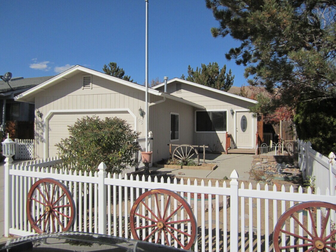 Primary Photo - Convenient Location in North Carson City