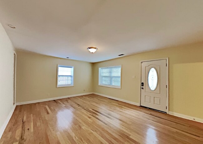 Foto del edificio - 1073 Emerson Ave SE