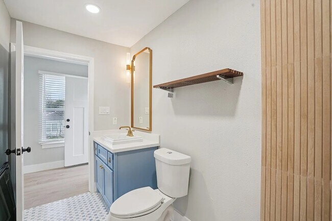 Building Photo - 1410 Elliott St