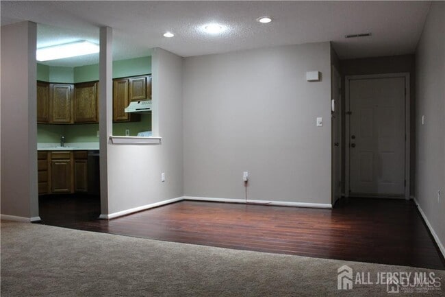 Building Photo - 5219 Ravens Crest Dr