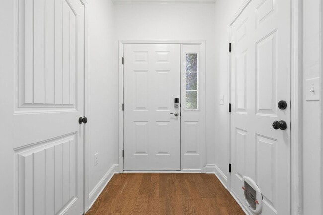 Building Photo - 80 Valor Cir