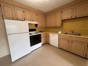 Building Photo - 155 Lexington St