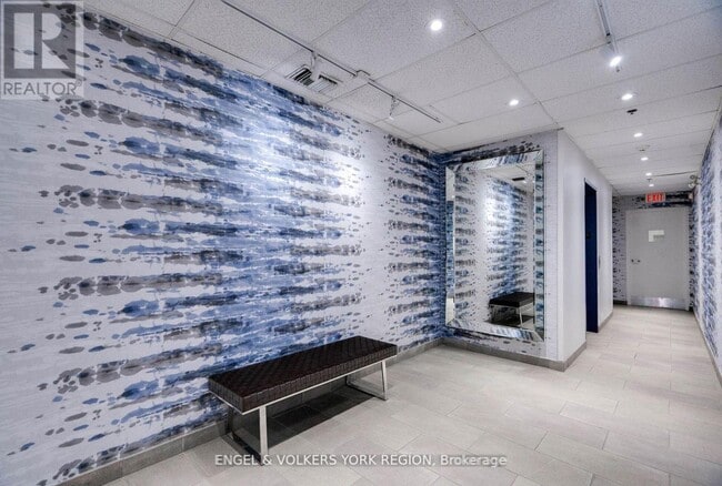 Photo du bâtiment - 1174 Yonge St