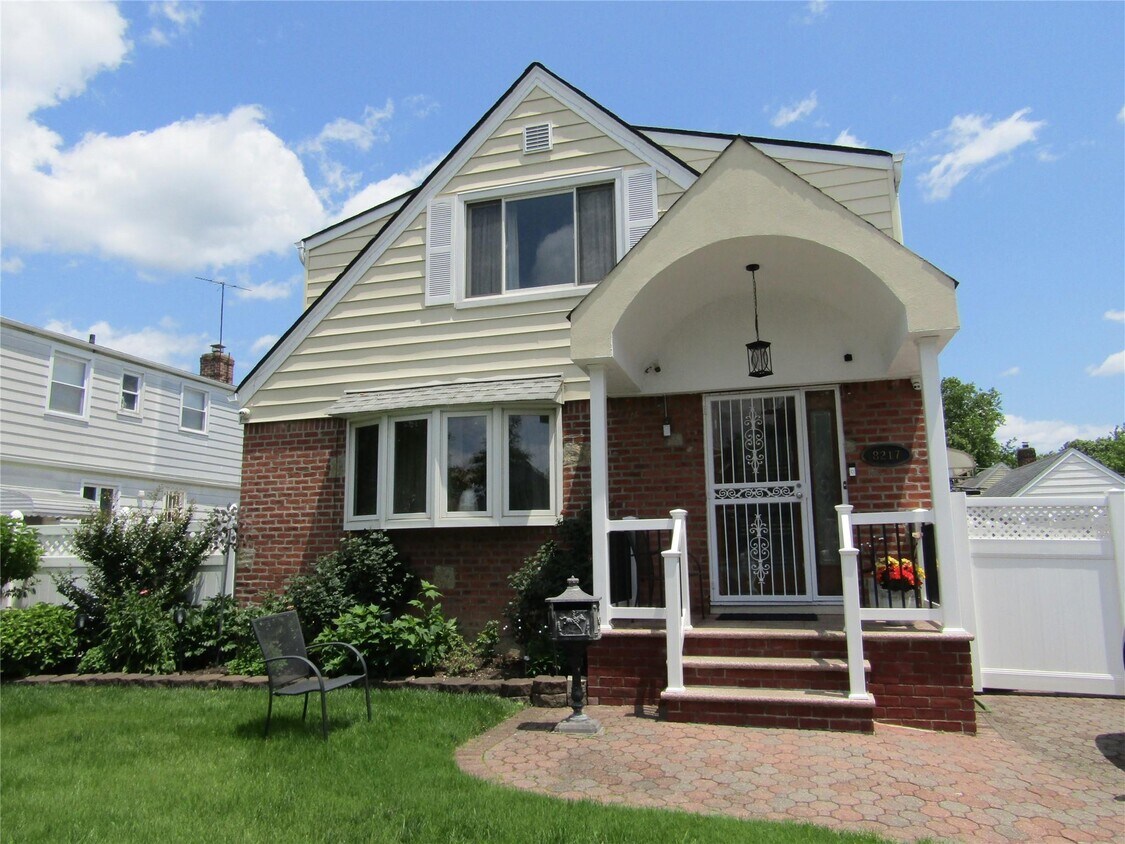 Foto principal - 82-17-82248 248th St