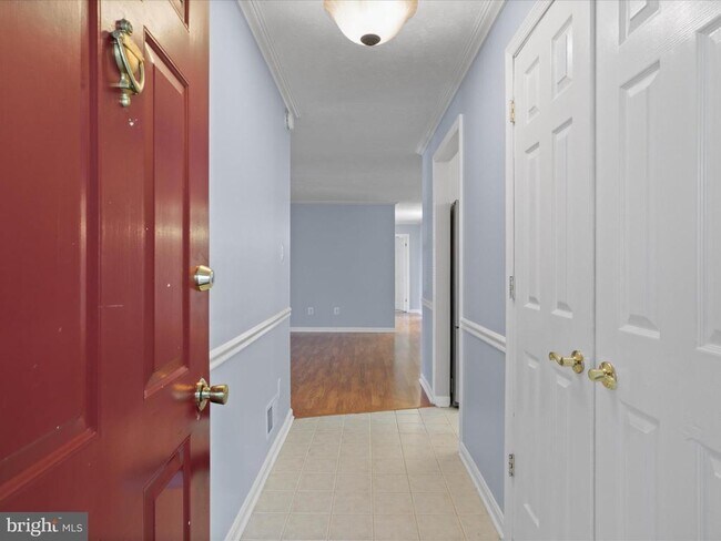 Foto del edificio - 10064 Oakton Terrace Rd