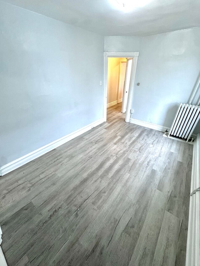 Building Photo - 924 W Turner St