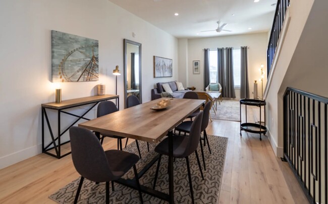Building Photo - Urban Oasis: 2 Bedroom Apartment Luxury