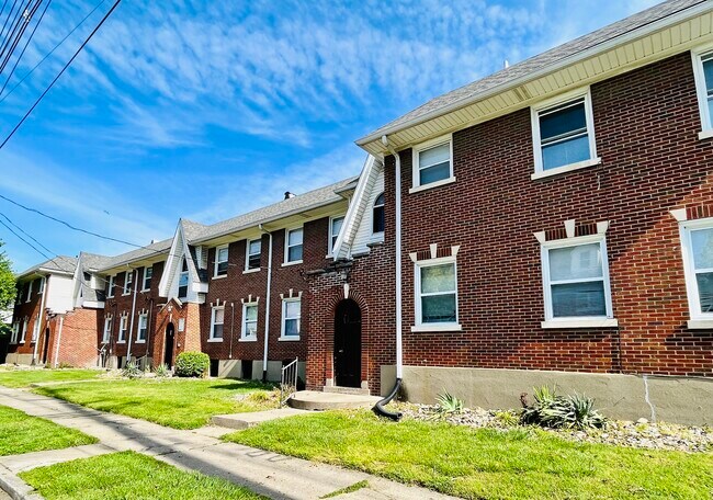 Foto del edificio - 305 W Whitney Ave