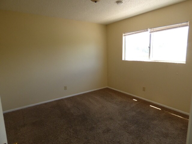 Foto del edificio - 704 N A St