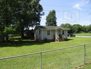 Building Photo - 1400 Ray Rd
