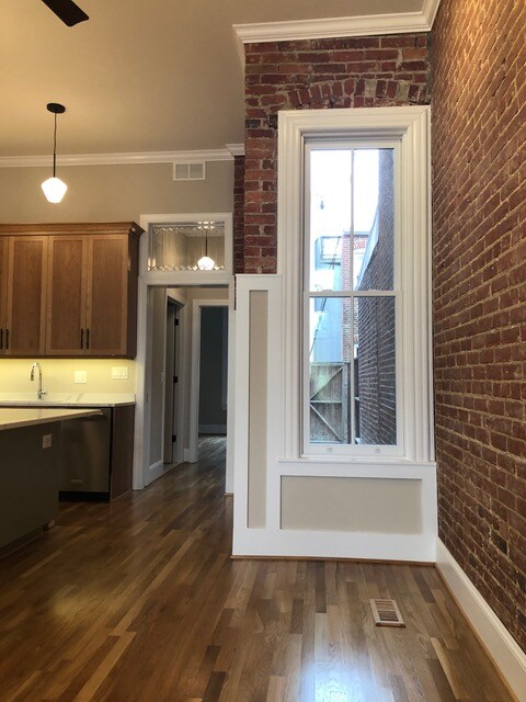 Foto del edificio - 417 E Capitol St SE