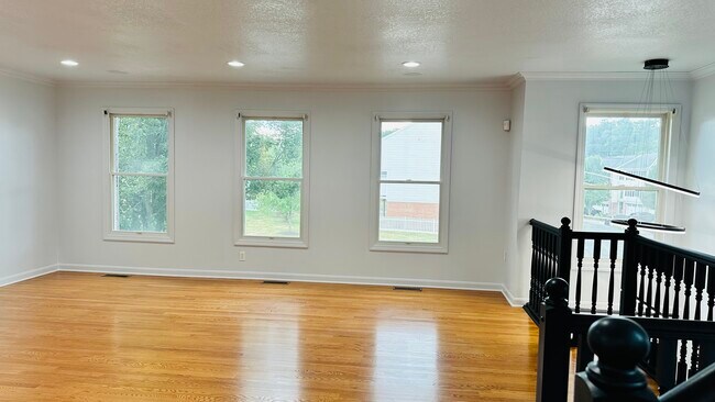 Foto del edificio - 282 Overlook Ct