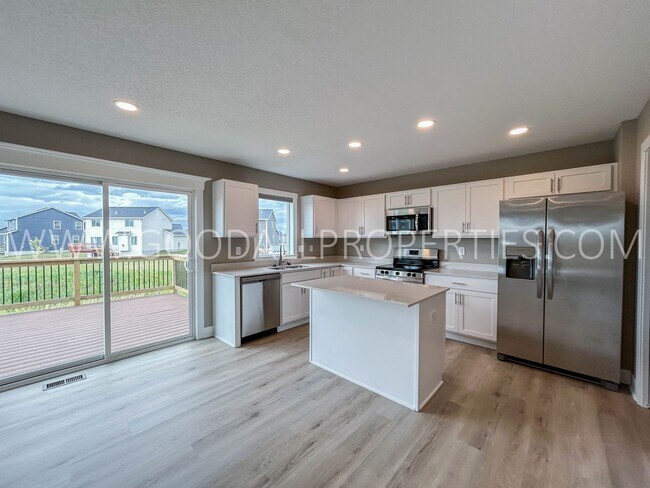 Foto del edificio - Spring Move-In Special: Spacious 5-Bedroom Home with Finished Basement in the Waukee School Distr...