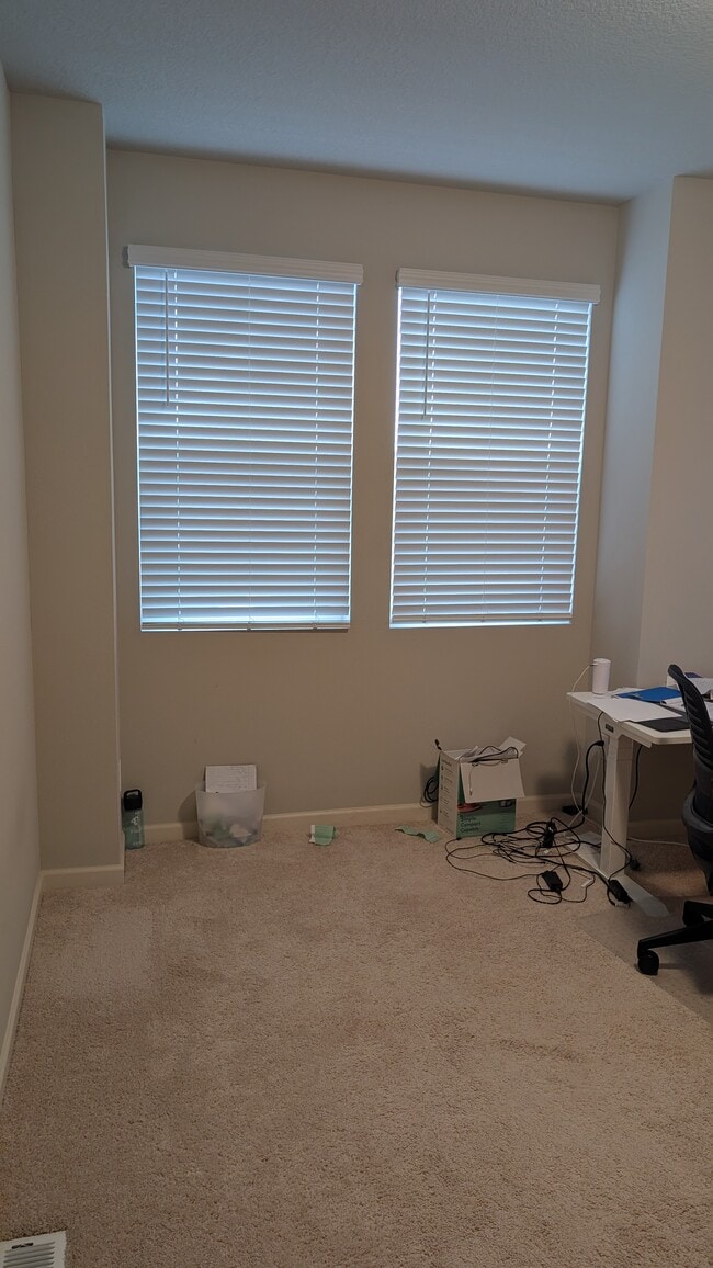 Building Photo - 3923 SE 70th Ave