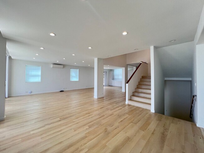 Foto del edificio - Waialae Iki | Nearly 5,000 Sq. Ft. with Breathtaking Ocean Views