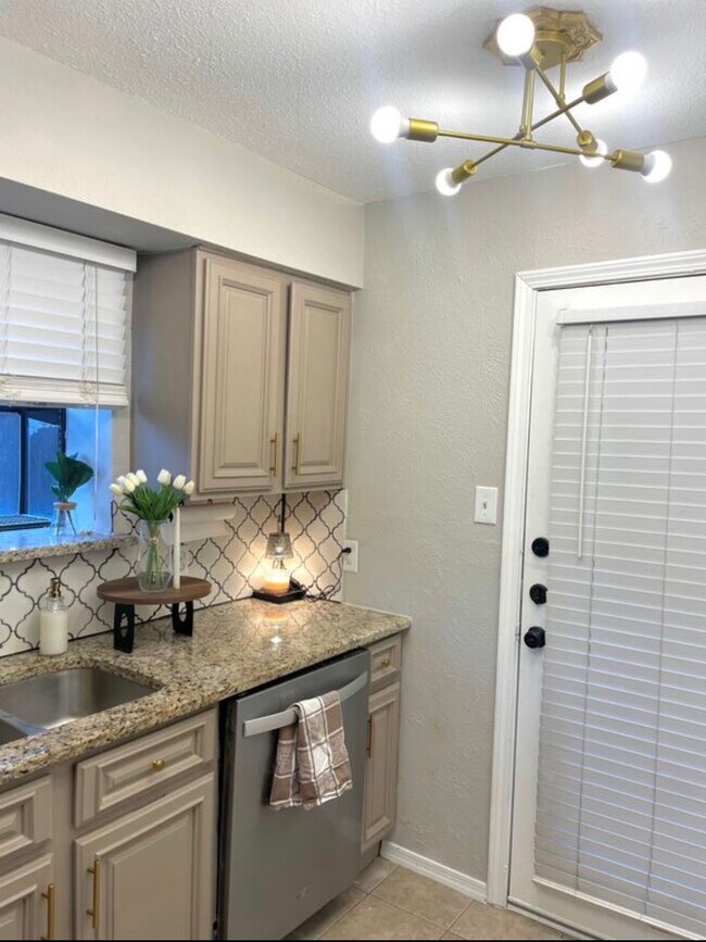 Foto del edificio - 4748 Old Bent Tree Ln