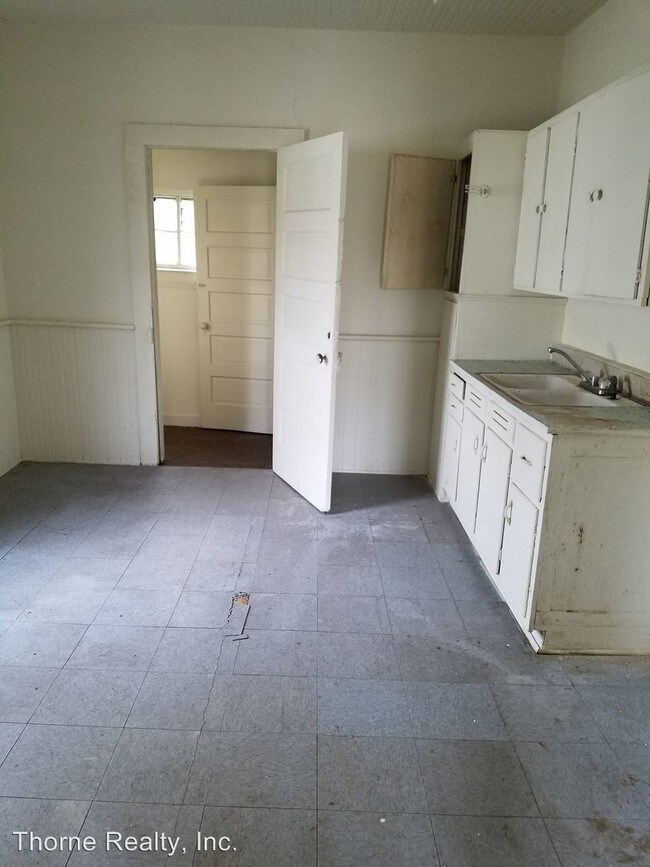 Foto del edificio - 319 E Holly St