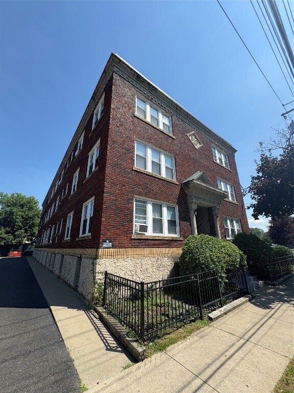 Foto principal - 2 Crandall St