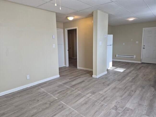 Living Rm - 287 Mountain View Rd