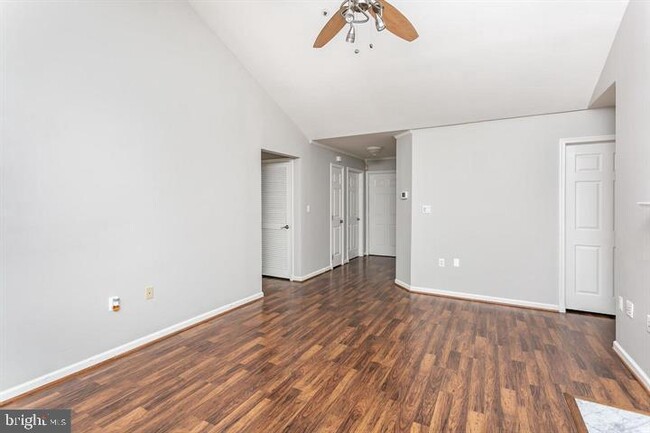 Building Photo - 4402 Silverbrook Ln