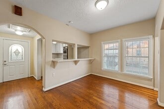 Building Photo - 1615 Airline Dr