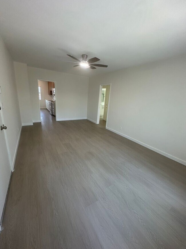 Foto del edificio - 14525 Albers St