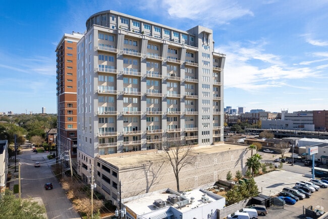 Building Photo - 2520 Robinhood St