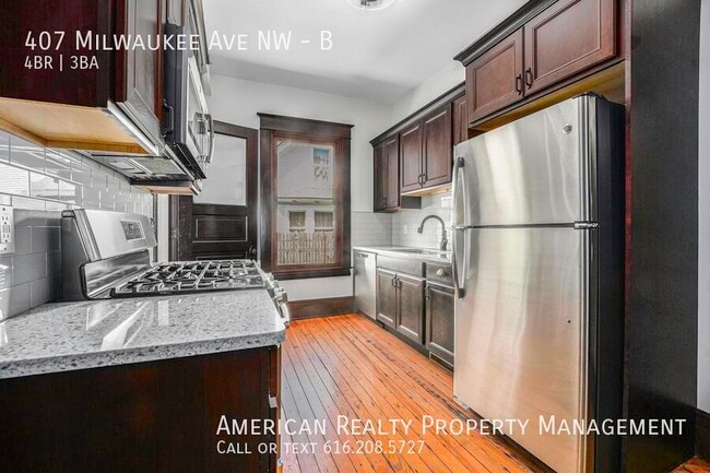 Foto del edificio - 407 Milwaukee Ave NW