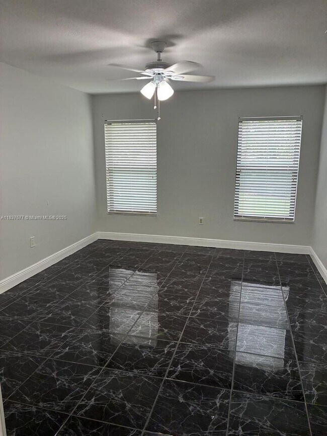 Foto del edificio - 16304 SW 103rd Ct
