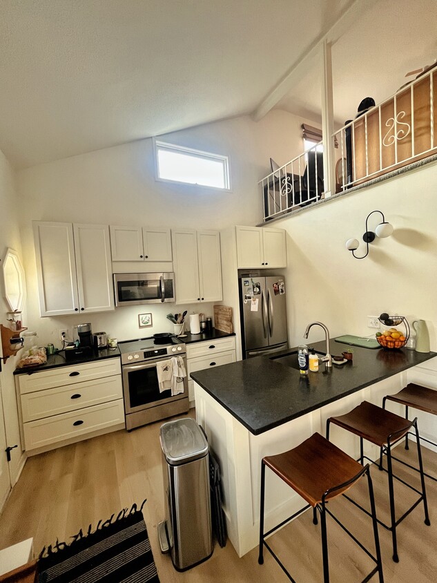 Newly Renovated Kitchen - 3623 Glendale Ter