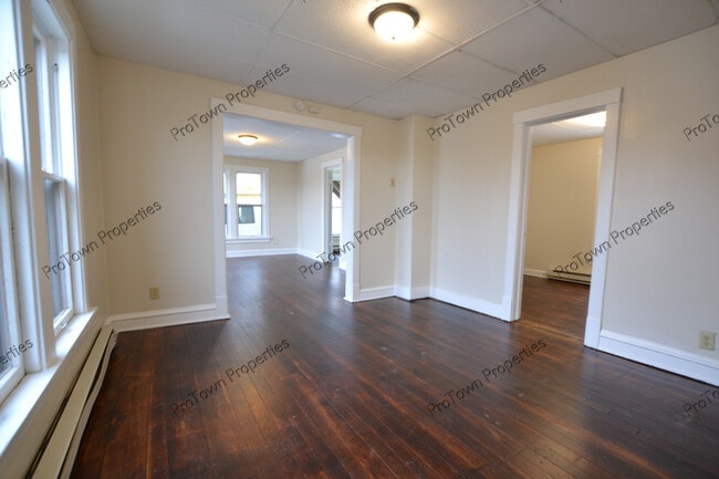 Building Photo - 108 Nicholson St