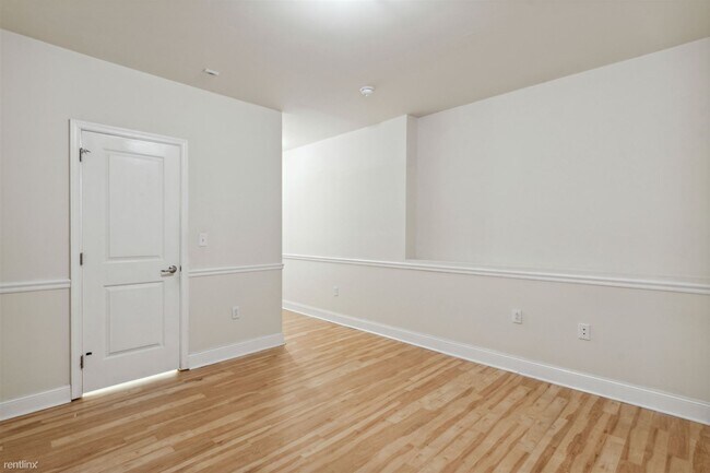Foto del edificio - 4 br, 4 bath 4plex - 1712 CECIL B MOORE AV...
