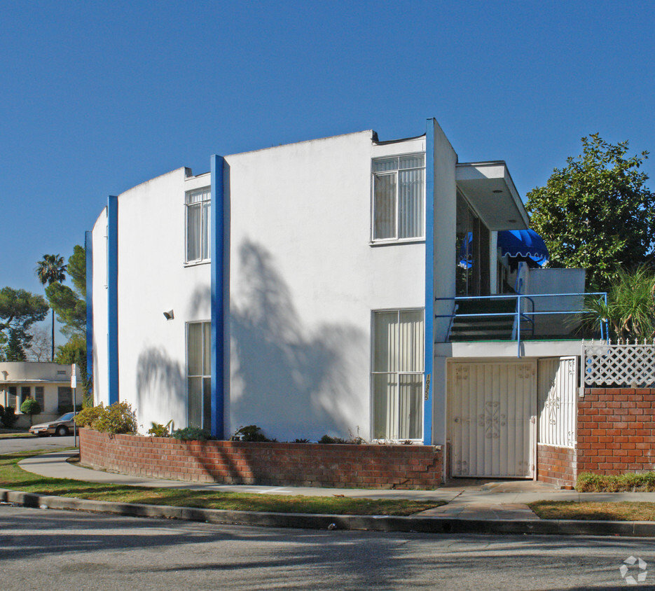 Foto del edificio - 10341 Bellwood Ave