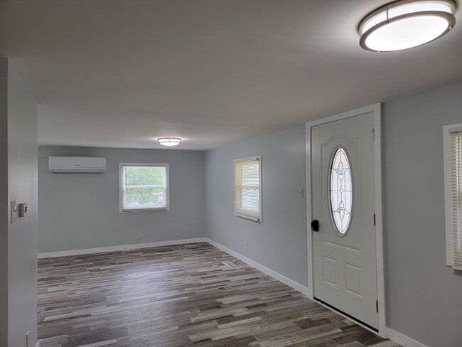 Building Photo - 625 Weavertown Rd