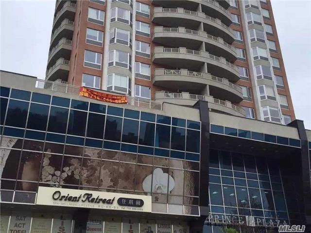 Foto principal - 37-20 Prince St