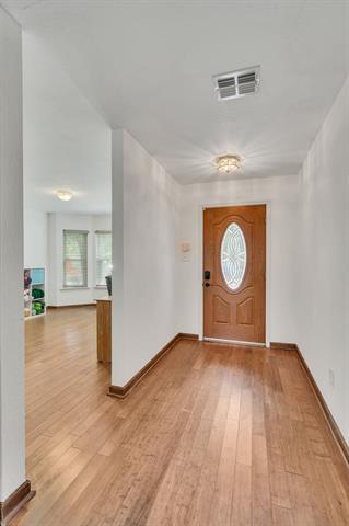 Foto del edificio - 6319 Liberty Ct