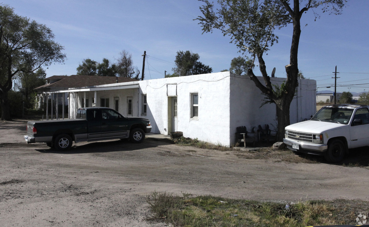 Building Photo - 7575-7595 Brighton Blvd