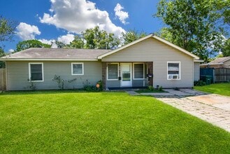 Building Photo - 8401 Montridge Dr