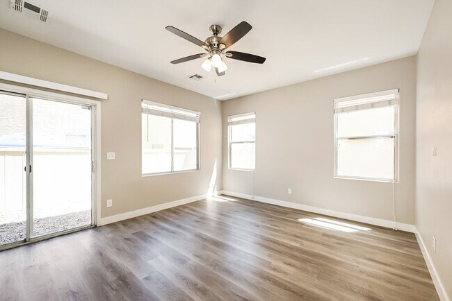 Foto del edificio - 5864 Cape Hatteras Ct