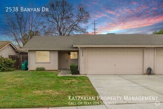 Building Photo - 2538 Banyan Dr