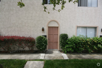 Building Photo - 7890 Camino Glorita