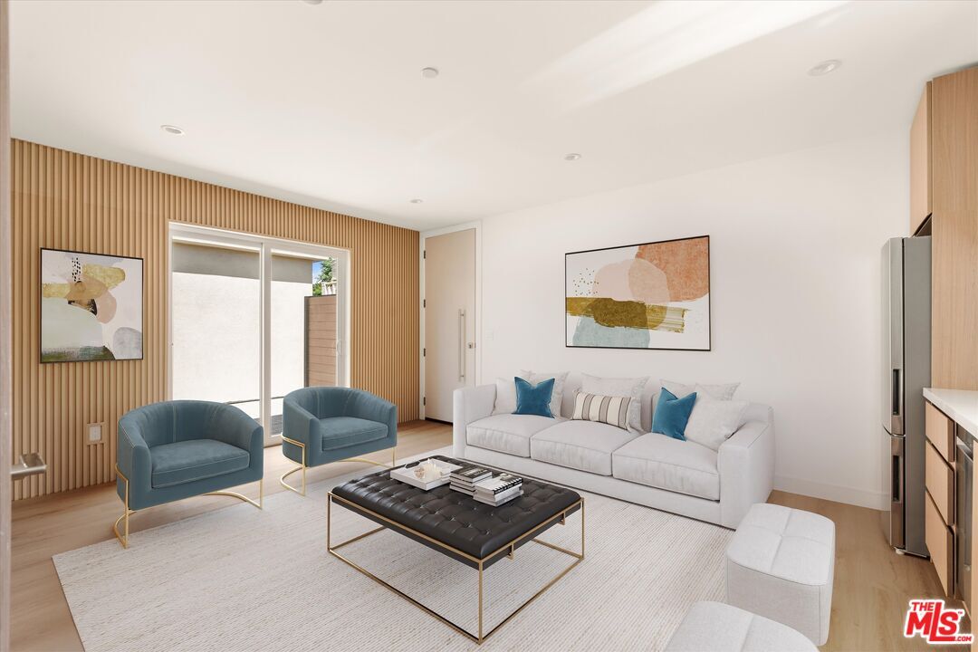 Primary Photo - 5912 1/2 Mammoth Ave