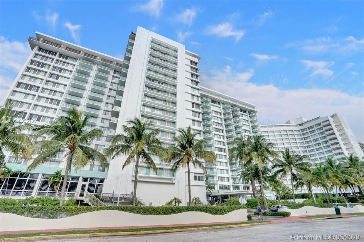 Primary Photo - 1000 West Ave