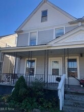 Building Photo - 1834 E 31st St