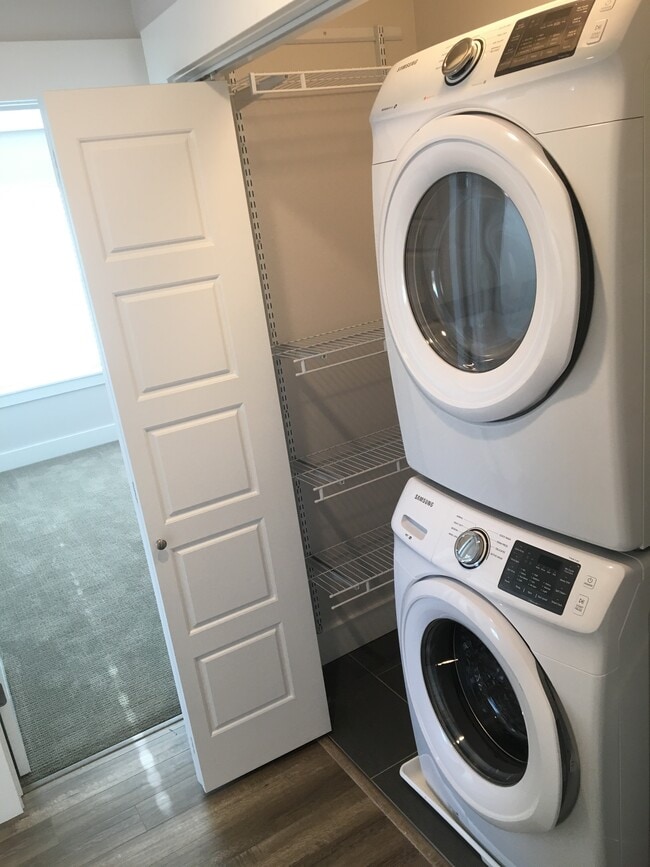 laundry - 5305 Westmorland Dr