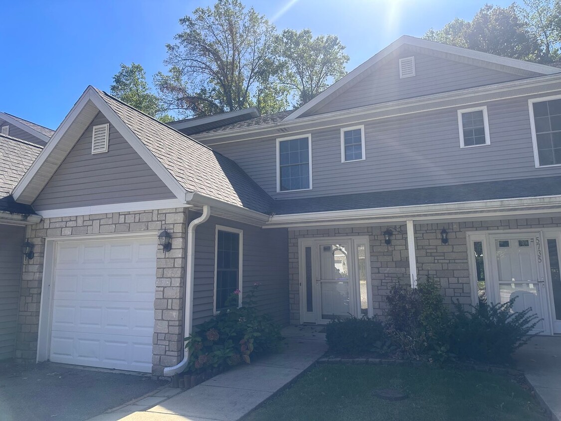 5733 Vinca Ln, Ellettsville, IN 47429 Condo for Rent in Ellettsville