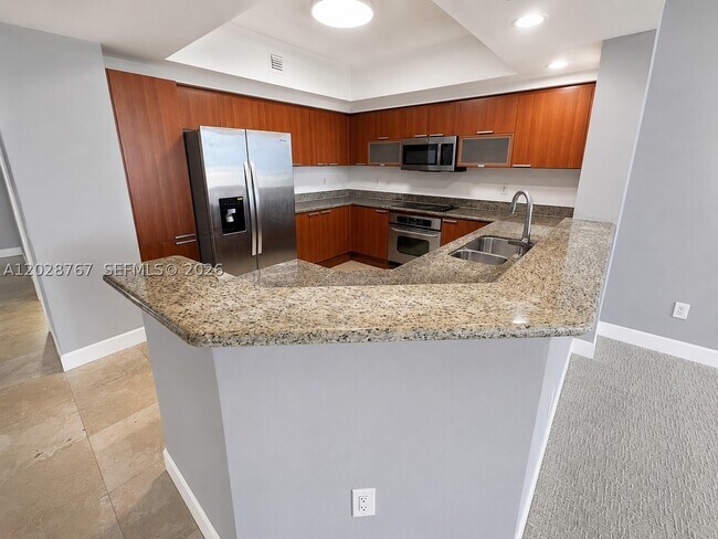 Building Photo - 14951 Royal Oaks Ln